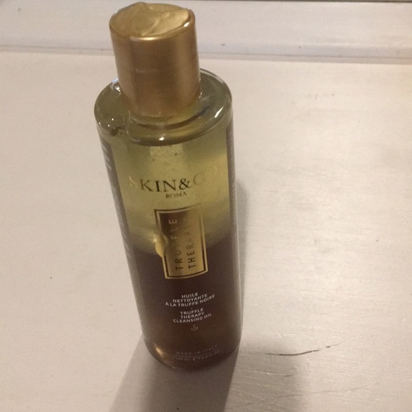 Skin & co cleansing oil - Picture 2 of 7